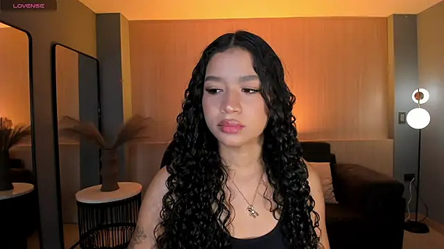 SophieHouston  online show from October 4, 2025, 4:10 am