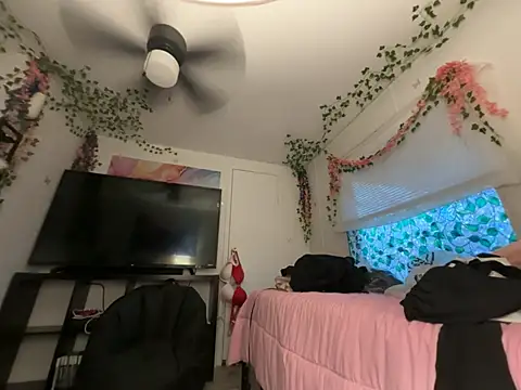 moan4mona online show from April 21, 2026, 1:42 am