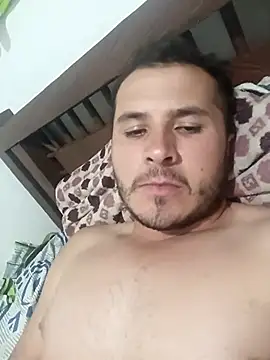 santiii   12 online show from November 18, 2025, 4:17 am