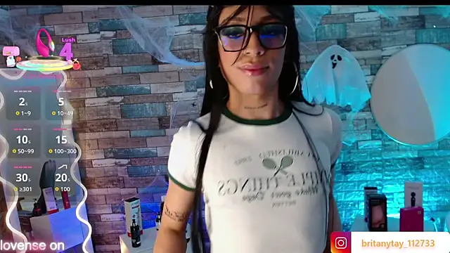 boyfox tay online show from October 22, 2025, 3:40 am