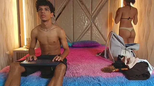 Hotcouple 222 online show from March 11, 2026, 7:25 am