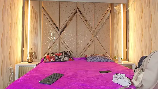 Hotcouple 222 online show from April 20, 2026, 1:25 pm