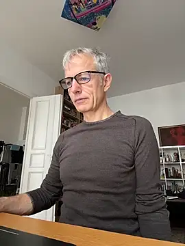 SexyLeon8 online show from November 11, 2025, 8:36 am