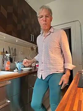 SexyLeon8 online show from January 6, 2026, 10:52 am