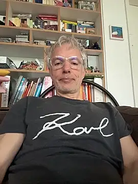 Snapshot of SexyLeon8 chatting on April 24, 2026, 5:32 am SexyLeon8 online show from April 24, 2026, 5:32 am