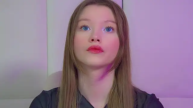 Snapshot of KeiraAsti chatting on May 12, 2026, 6:49 pm KeiraAsti online show from May 12, 2026, 6:49 pm