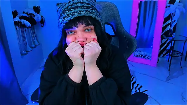 MaryHarrys online show from February 4, 2026, 2:39 am