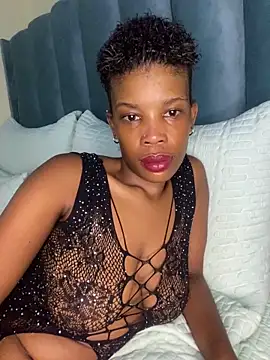 Snapshot of Caramel_Mellow chatting on December 19, 2025, 9:27 am Caramel Mellow online show from December 19, 2025, 9:27 am