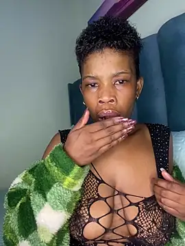 Snapshot of Caramel_Mellow chatting on December 21, 2025, 1:35 am Caramel Mellow online show from December 21, 2025, 1:35 am