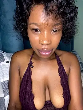 Snapshot of Caramel_Mellow chatting on January 12, 2026, 1:11 am Caramel Mellow online show from January 12, 2026, 1:11 am