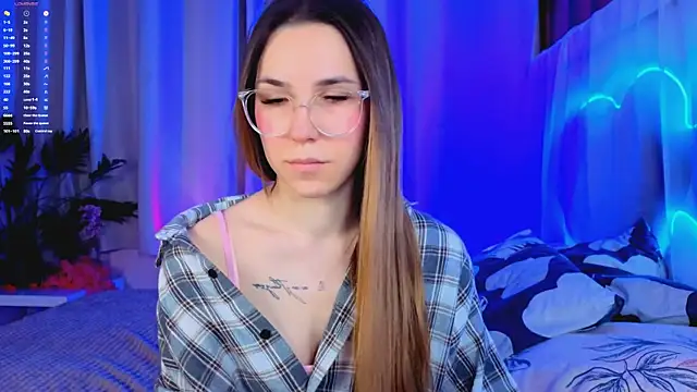 -CindyLou online show from December 23, 2025, 5:27 am