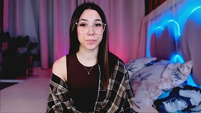 -CindyLou online show from February 5, 2026, 5:23 am