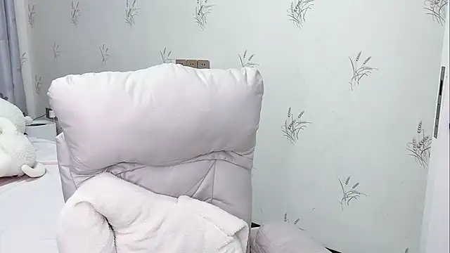 puppy-999 online show from April 26, 2026, 12:36 pm