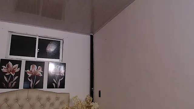 pinky f00x online show from September 14, 2025, 12:10 am