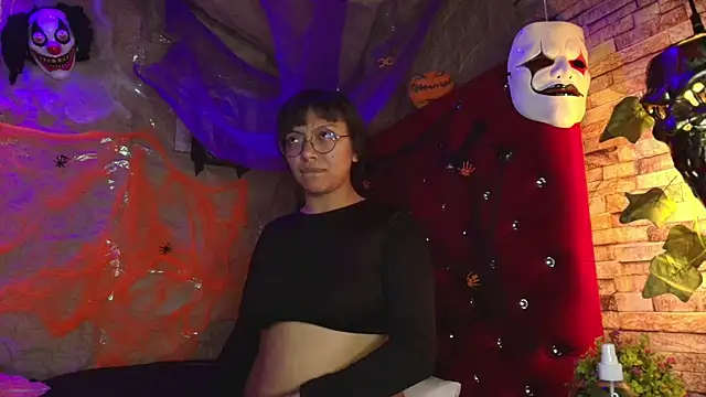 Victoria Thompson1 online show from October 25, 2025, 8:36 pm