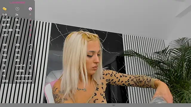 daisyblushh online show from October 6, 2025, 7:11 pm