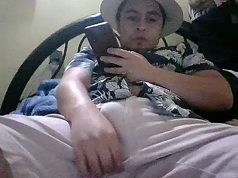 Snapshot of jorgexsuil2hh chatting on May 13, 2026, 6:33 am jorgexsuil2hh online show from May 13, 2026, 6:33 am