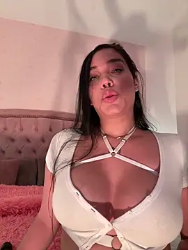 Bella  Wood online show from September 21, 2025, 7:15 pm