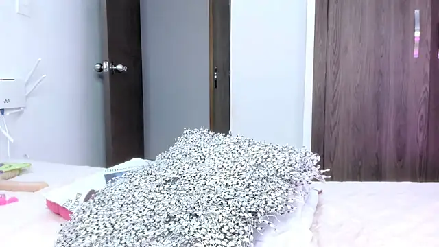 candy hot999 online show from April 16, 2026, 11:07 pm