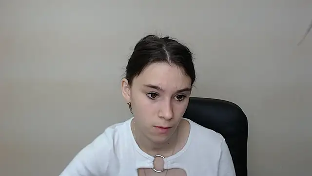 RosaRay  online show from September 19, 2025, 6:37 am