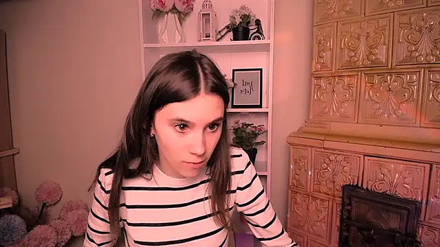 RosaRay  online show from April 15, 2026, 6:20 am