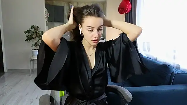 Snapshot of BelleWild chatting on October 6, 2025, 4:32 am BelleWild online show from October 6, 2025, 4:32 am