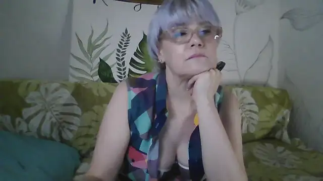 Catty Lady online show from December 2, 2025, 8:15 pm