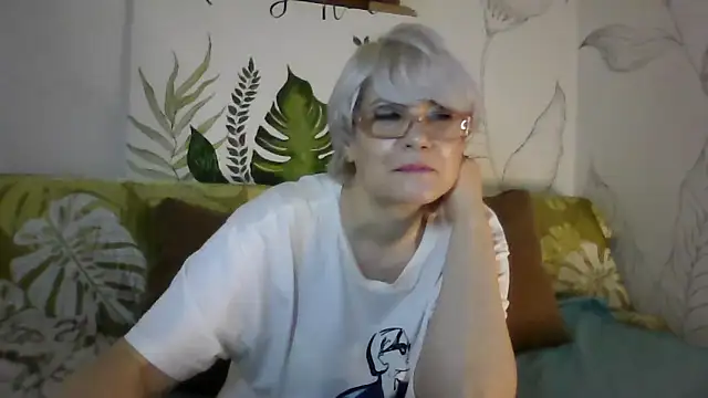 Catty Lady online show from February 12, 2026, 7:31 pm