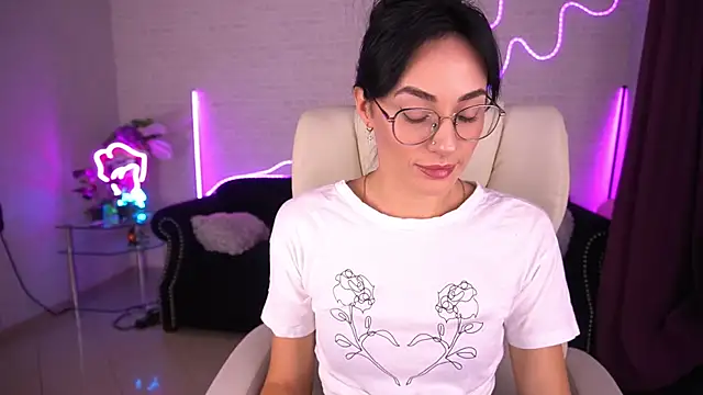 EviLune online show from September 30, 2025, 6:29 am