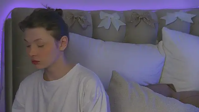 Snapshot of miamunn chatting on December 21, 2025, 11:56 pm miamunn online show from December 21, 2025, 11:56 pm