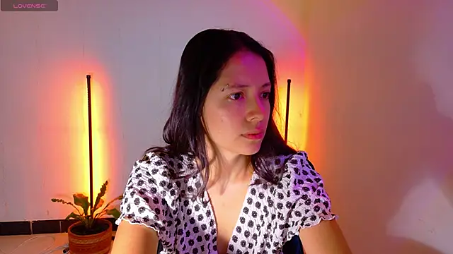 Snapshot of Sarasavage chatting on May 15, 2026, 12:34 pm Sarasavage online show from May 15, 2026, 12:34 pm