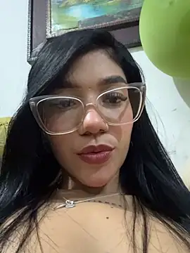 Snapshot of ElaRose_12 chatting on June 5, 2026, 5:14 am ElaRose 12 online show from June 5, 2026, 5:14 am