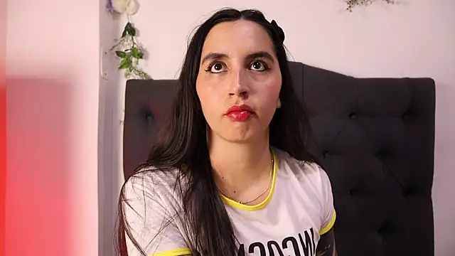 kaylee lee online show from October 6, 2025, 4:21 am