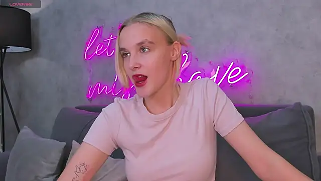 Carolin Miller online show from September 18, 2025, 7:43 am