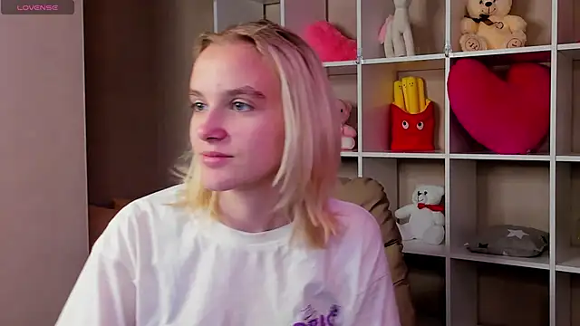 Carolin Miller online show from October 14, 2025, 9:54 am