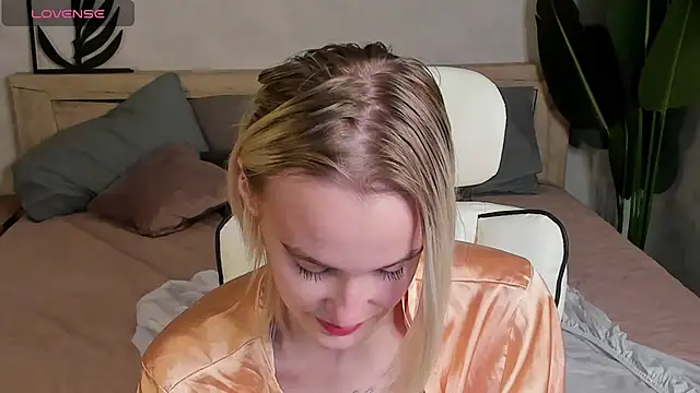 Carolin Miller online show from November 9, 2025, 9:18 am