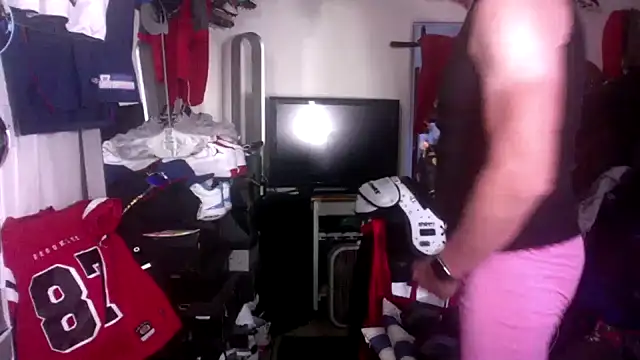 Snapshot of DILFJockDad87 chatting on February 7, 2026, 7:39 pm DILFJockDad87 online show from February 7, 2026, 7:39 pm