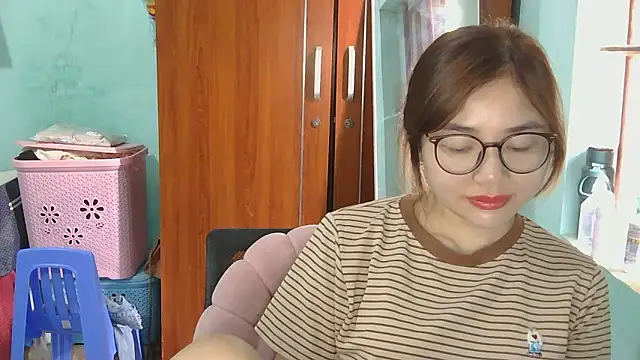 Uhem112 online show from October 10, 2025, 1:26 am