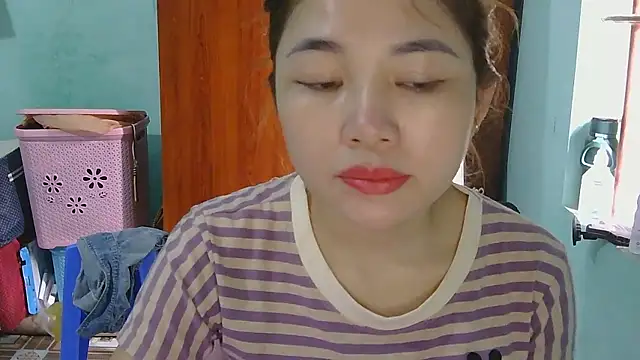 Uhem112 online show from October 13, 2025, 3:39 am