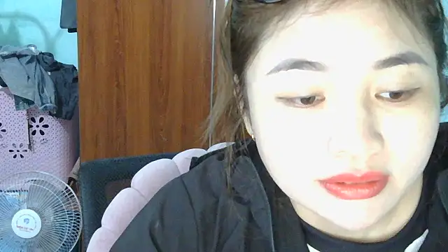 Uhem112 online show from October 23, 2025, 3:50 am