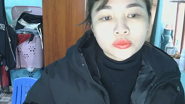 Uhem112 online show from November 28, 2025, 12:46 am