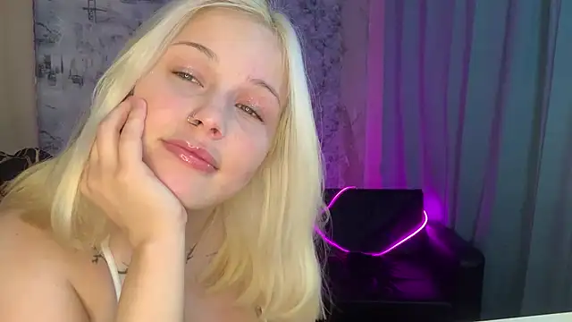 Mia Sakuraa online show from September 15, 2025, 4:29 pm