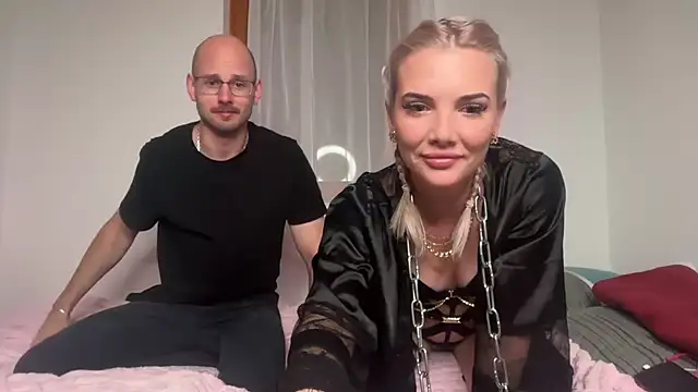 Foxy Bite online show from September 27, 2025, 8:03 pm