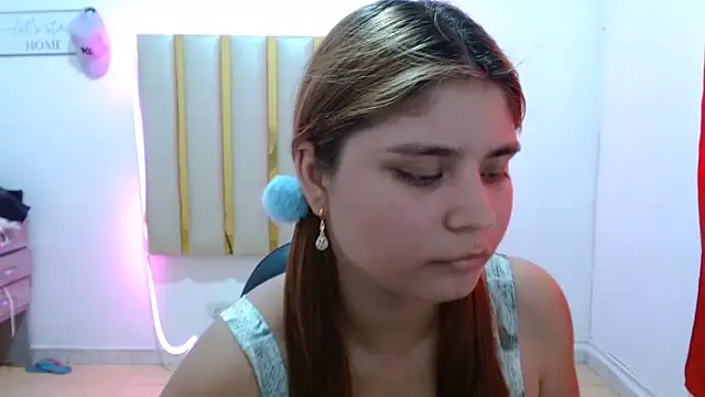 keilicita tonny 18 online show from November 4, 2025, 5:45 pm