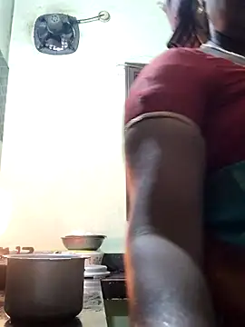 papukurty online show from October 21, 2025, 2:45 am