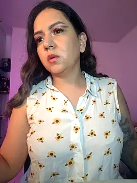 Abbyjoness21 online show from September 19, 2025, 8:31 pm