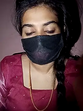 umairahaasan 1 online show from September 19, 2025, 11:00 am