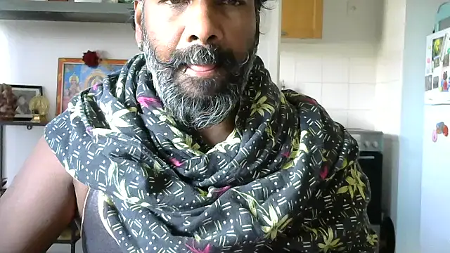 Snapshot of frenchblackc31 chatting on May 11, 2026, 1:06 pm frenchblackc31 online show from May 11, 2026, 1:06 pm
