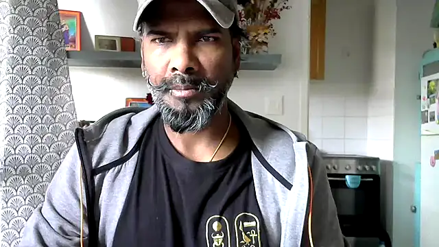Snapshot of frenchblackc31 chatting on May 13, 2026, 8:44 am frenchblackc31 online show from May 13, 2026, 8:44 am