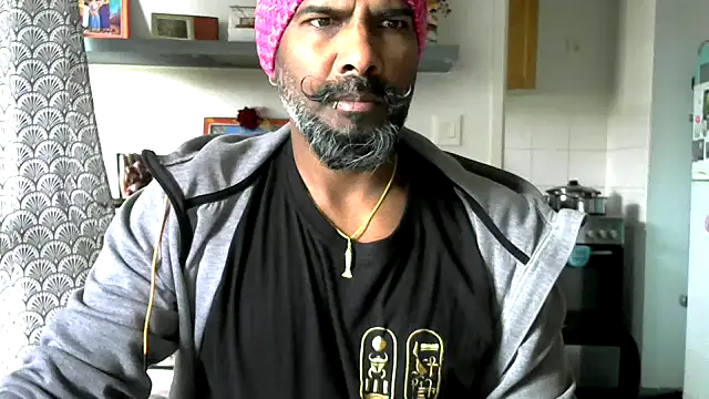 Snapshot of frenchblackc31 chatting on May 14, 2026, 8:32 am frenchblackc31 online show from May 14, 2026, 8:32 am